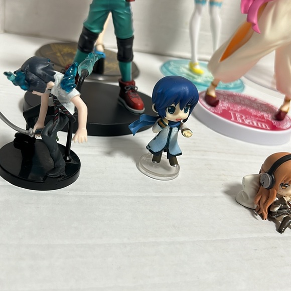 Lot of 12 Re:zero figurines - Picture 5 of 13